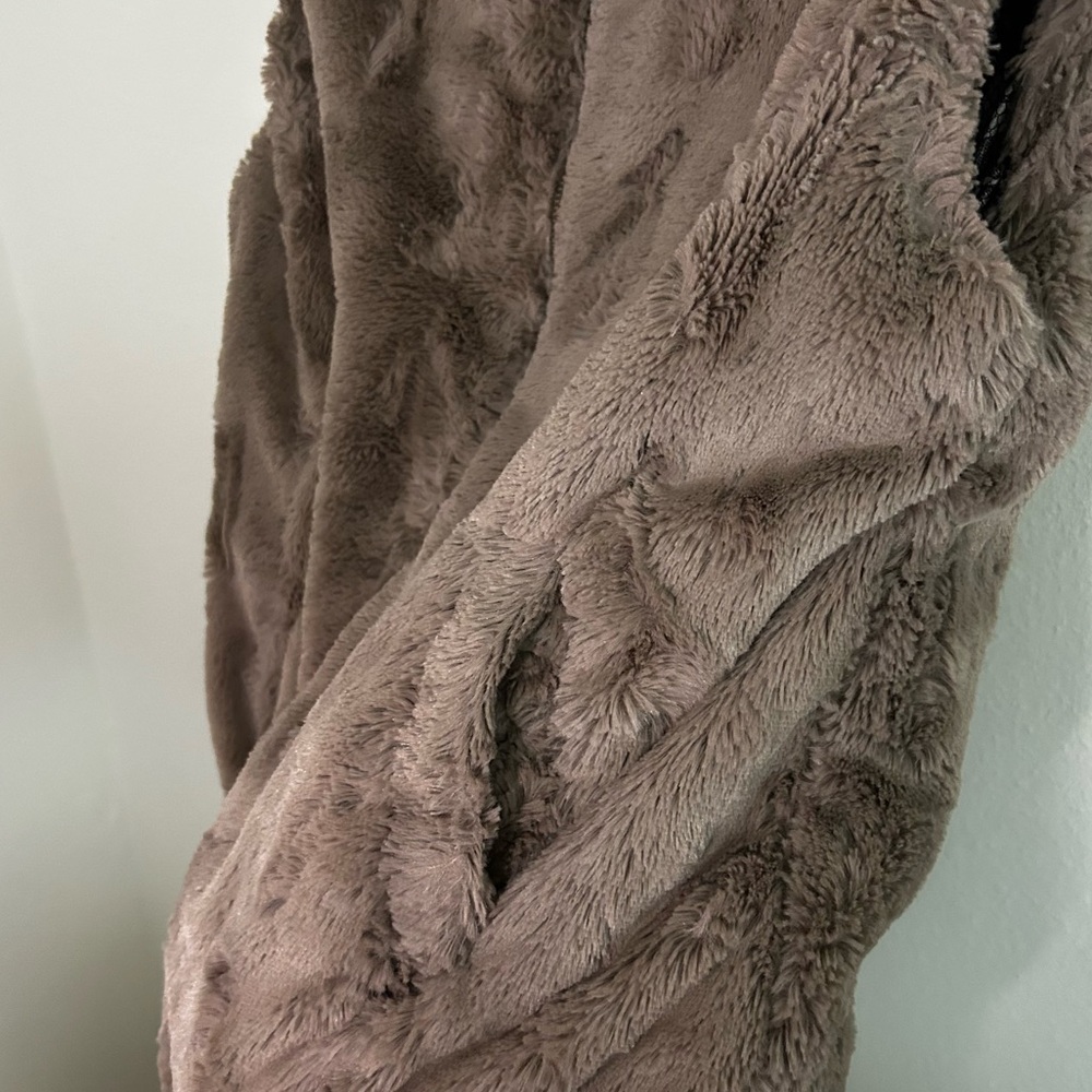 Sanctuary faux fur mock neck button detail vest - Picture 7 of 8
